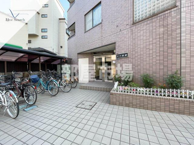 カーサ松原のエントランス