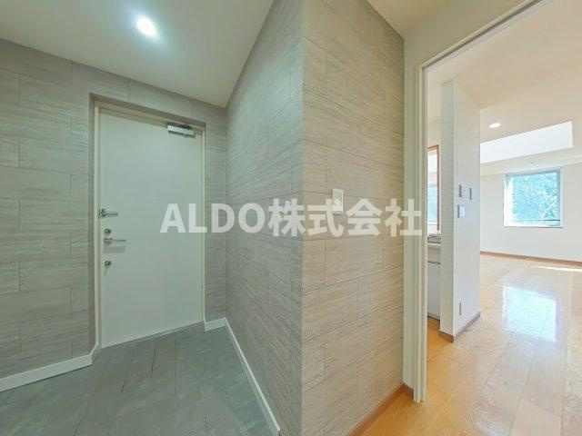 レセーヌ白金長者丸の内装|明るい色調の室内です