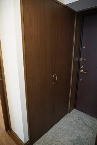 モンテヴェルデ神楽坂弐番館の収納|靴収納スペースです