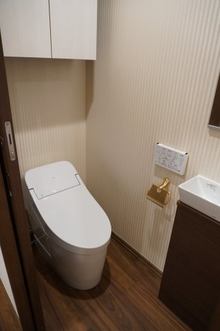モンテヴェルデ神楽坂弐番館のトイレ|落ち着いた色調のトイレです