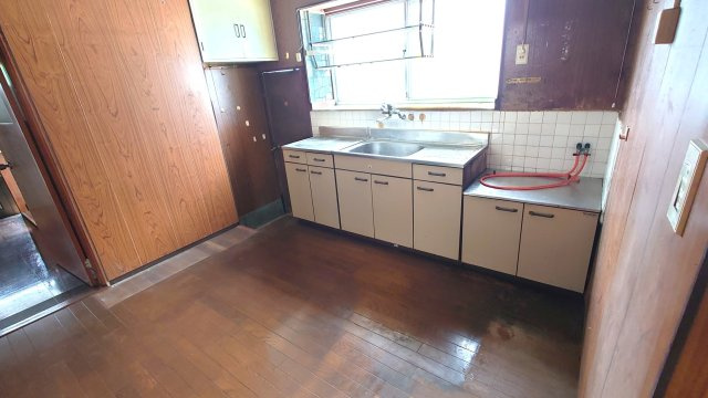 別府市上人西町のキッチン