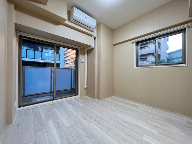 City Lux Namba South（旧ラグゼナなんば南）の洋室