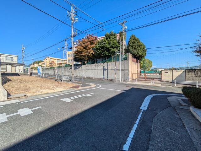 【トーヨーホーム売主/売土地】名東区陸前町A区画の前面道路含む現地写真|現地（2025年11月）撮影
小学校まで歩きすぐ