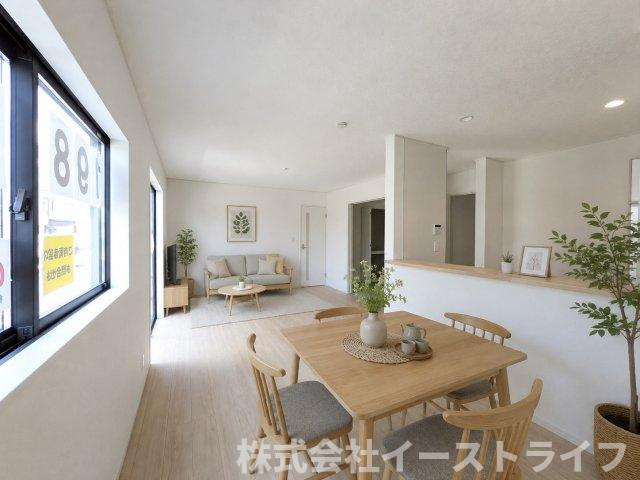【新築戸建】　いわき市小名浜第10　全5棟の居間・リビング|4号棟のLDKに家具を配置したイメージ画像です。
※本画像はCGで作成しており、実際に現地に 家具は置かれておりません。また、価格に 家具は含まれておりません。