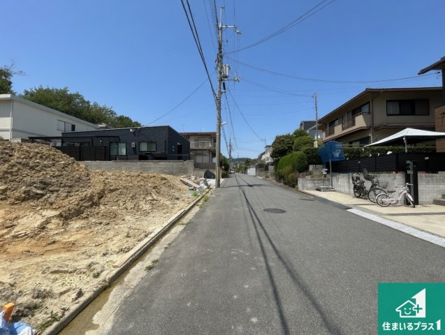 ●5(土)6(日)現地説明会！　生駒市あすか台　限定1邸の前面道路含む現地写真|周辺は閑静な住宅街です。前面道路もしっかりと有りますので車の出し入れも安心ですよ！