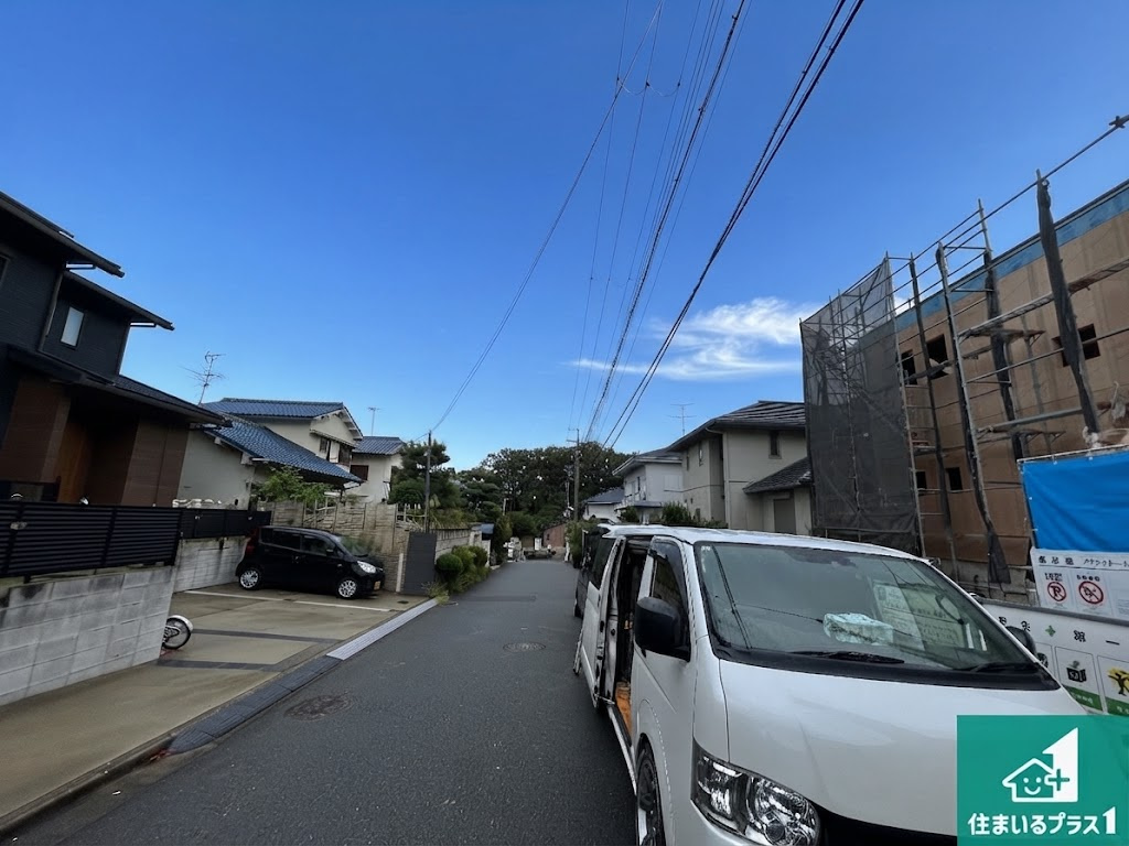 ●19(土)～23(水)現地説明会！　生駒市あすか台　限定1邸の前面道路含む現地写真|周辺は閑静な住宅街です。前面道路もしっかりと有りますので車の出し入れも安心ですよ！