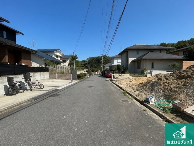 ●29(土)30(日)現地説明会！　生駒市あすか台　限定1邸の前面道路含む現地写真|駅やスーパー、小学校・中学校等日常生活に欠かせない情報や道のりもご紹介いたしますのでお気軽にご相談ください。