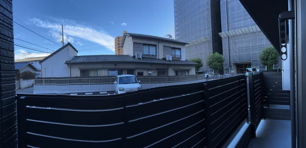 ロイヤルシャーメゾン栗林のバルコニー