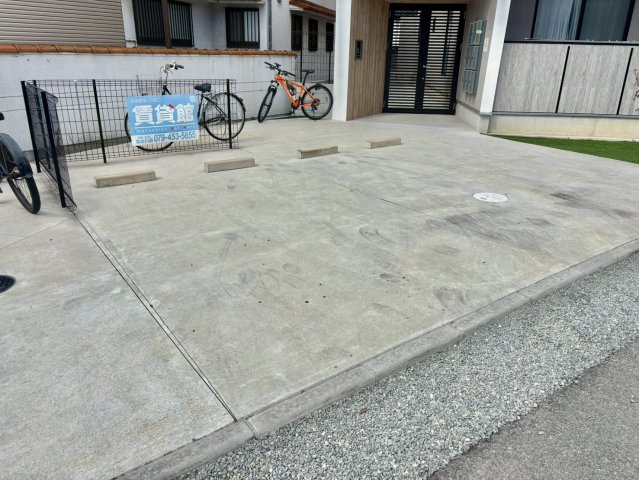 ブロンテ東加古川の駐車場