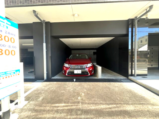 セレニテ新大阪ミラク壱番館の駐車場