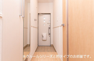【玄関】 | 西庄アパートⅠ | 収納もある玄関です