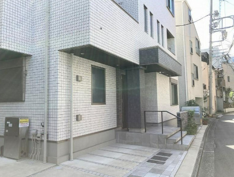R shirokaneのエントランス|ゆとりのあるエントランスです