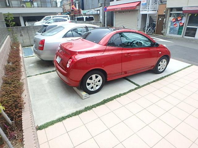 アローズの駐車場