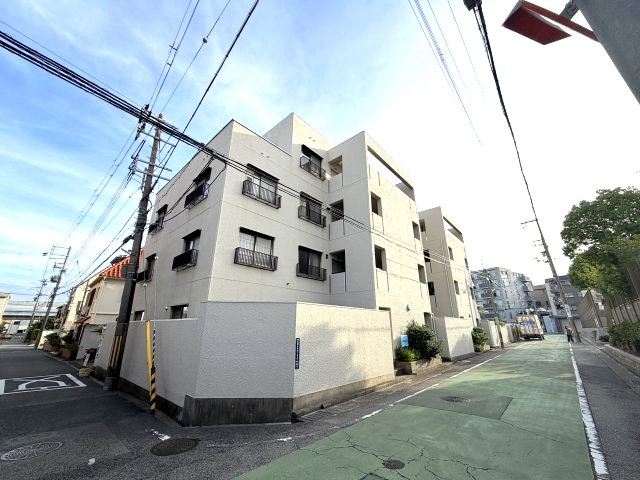 山本マンションの外観