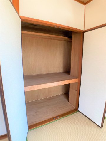 山石第一ハイツの収納|別部屋同一間取りのお写真となります。