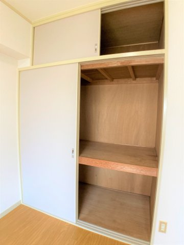 山石第一ハイツの収納|別部屋同一間取りのお写真となります。