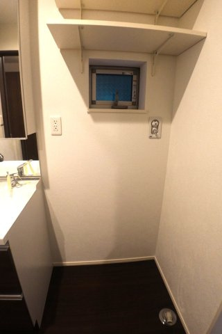 足立区西新井本町三丁目戸建のランドリースペース