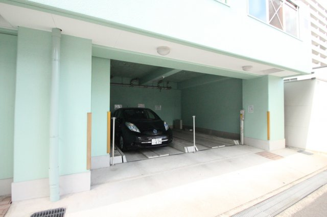 フローラルこさか(近畿大学一人暮らし)の駐車場