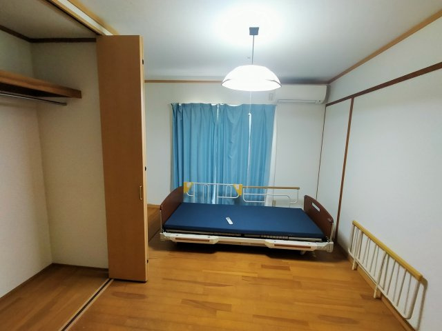 川棚町新谷郷　介護施設の洋室|部屋写真７