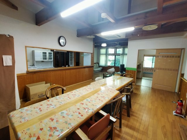 川棚町新谷郷　介護施設のダイニング|部屋写真１