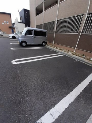 【駐車場】 | フォレストパーク・八番館