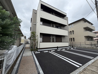 【駐車場】 | エミエール東成瀬