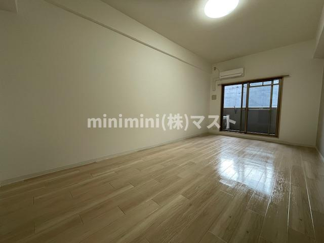 CITY SPIRE心斎橋EASTの洋室