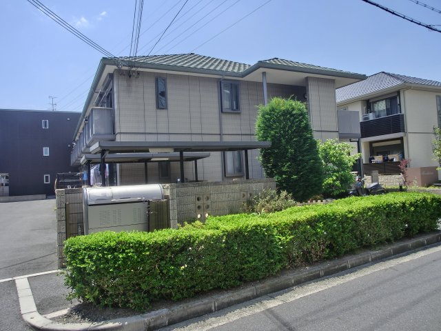 シェ・モアのその他