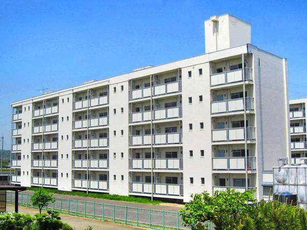 ビレッジハウス福野1号棟の外観
