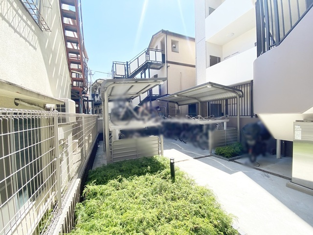 Ｌｅ　Ｇｒａｎｄｓａｗａのその他共用部分|屋根付きの駐輪場です