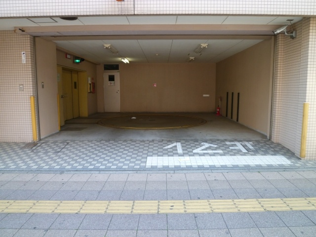 【駐車場】