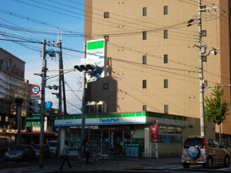 【周辺】 | ラ・フォーレ　山科 | ファミリーマート山科区役所前店まで968ｍ