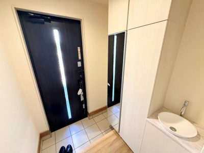 【キッチン】 | 【仲介手数料３１０万円が無料！】■太陽光発電■ＺＥＨ水準■耐震など住宅性能評価６項目で最高評価 | 【諸費用３１０万円ＯＦＦです！】
決算特別キャンペーン！
家計応援サービスの限界に挑戦中！
■内覧予約受付中
■太陽光発電
■ＺＥＨ水準
■耐震など住宅性能評価６項目で最高評価
■グッドデザイン賞