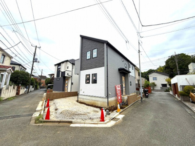 【前面道路含む現地写真】 | 【仲介手数料３１０万円が無料！】■太陽光発電■ＺＥＨ水準■耐震など住宅性能評価６項目で最高評価 | 決算特別キャンペーン！
家計応援サービスの限界に挑戦中！
「物件概要」の「諸費用」欄をご覧下さい！
■太陽光発電
■ＺＥＨ水準
■耐震など住宅性能評価６項目で最高評価
■グッドデザイン賞
