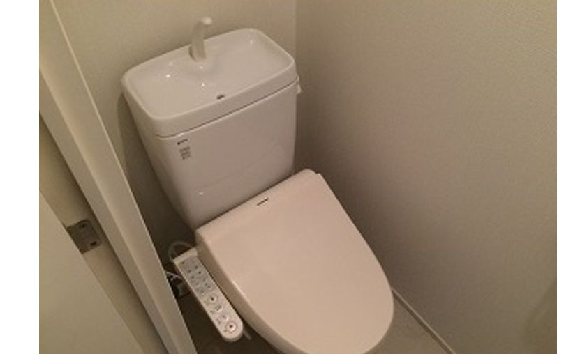 コンフォリア南砂町のトイレ|落ち着いた色調のトイレです