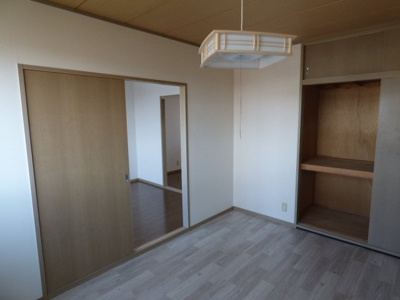 【収納】 | サンガーデンＫＯＢＡＹＡＳＨＩ　Ｃ棟 | 収納は２段の押入！　※掲載画像は同タイプのｂ津室内画像のためイメージとしてご参照ください。