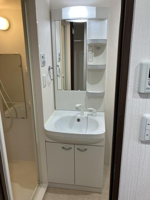 松戸市岩瀬の賃貸マンションの独立洗面台