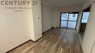 床色が落ち着いた色合いで綺麗です♪