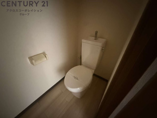 浴室内にトイレがあります☆
