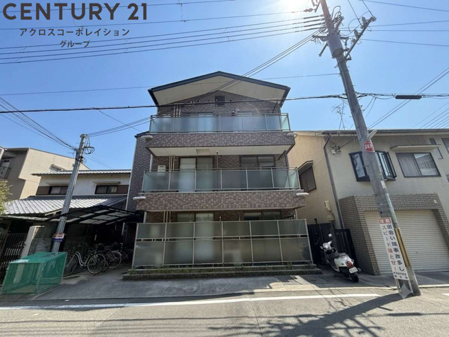 宅配ボックス付きで不在時にも便利！
