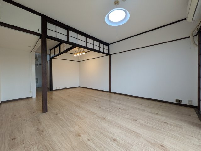 日吉ときわ台コーポの居間・リビング