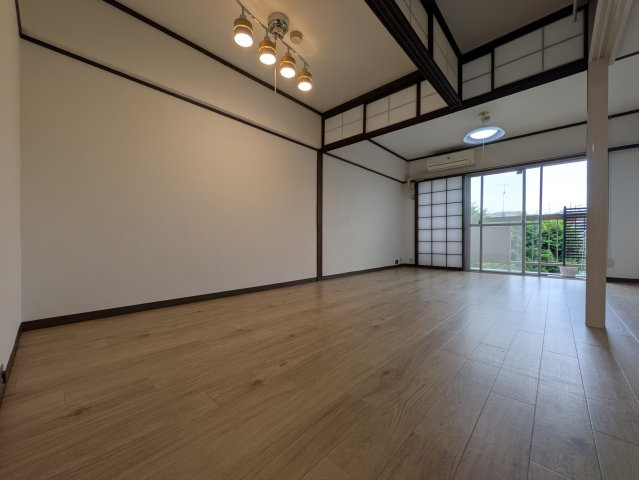 日吉ときわ台コーポの居間・リビング