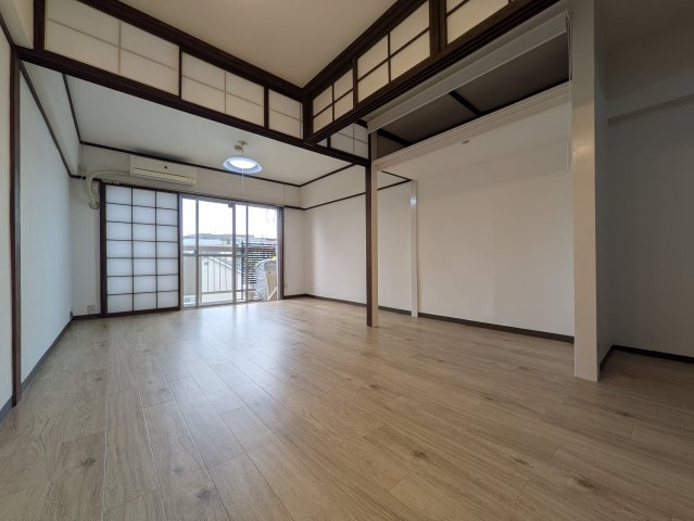 日吉ときわ台コーポの居間・リビング