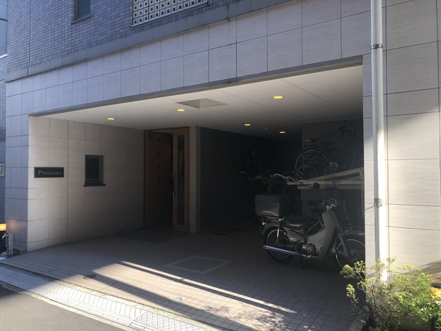 プレシャスのエントランス