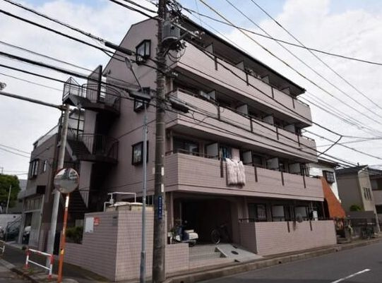 プチファミールの玄関