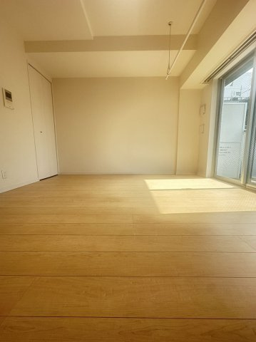 プレール・ドゥーク新大久保Ⅱの洋室|コンパクトで使いやすい洋室です