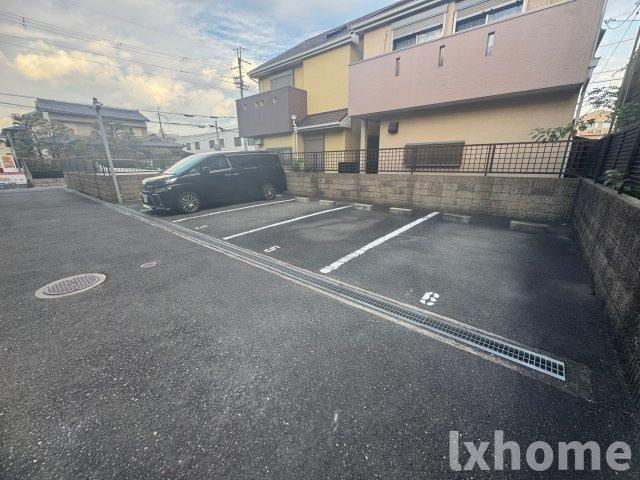 ラ・サンテの駐車場