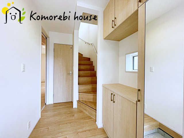 上尾市上　13期　新築一戸建て　ブルーミングガーデン　01の玄関|ゆったりとした玄関です