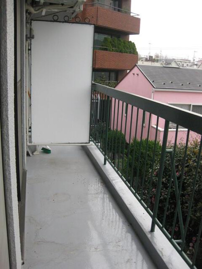 【バルコニー】 | 他の部屋の写真使用してます