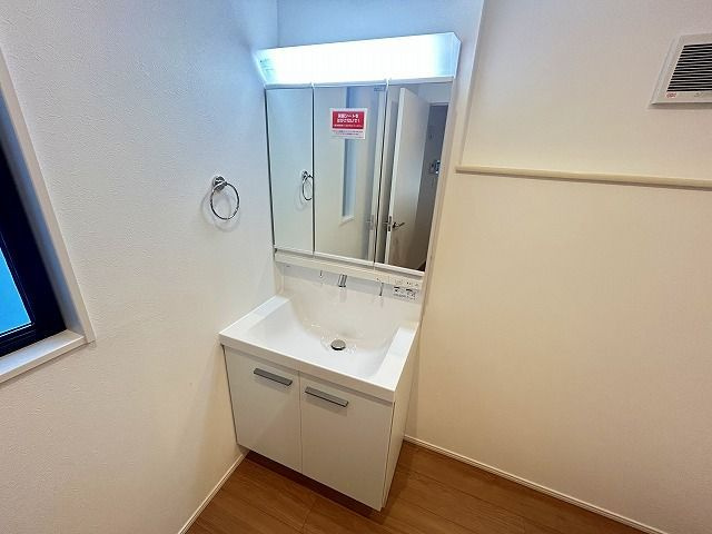 井尻3丁目貸家の独立洗面台